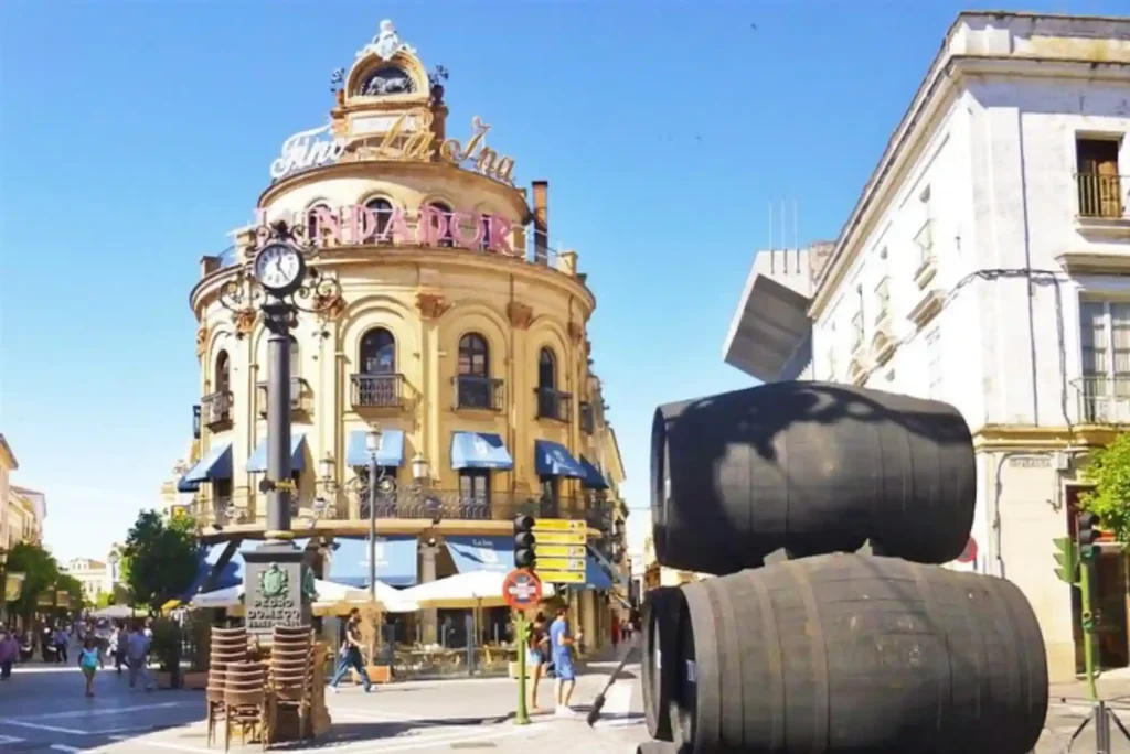Ancient Ports Will You Discover on a Free Tour Cádiz